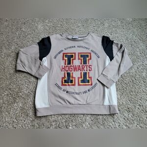 Hogwarts Kids Sweatshirt Size 7/9- Gray and Black